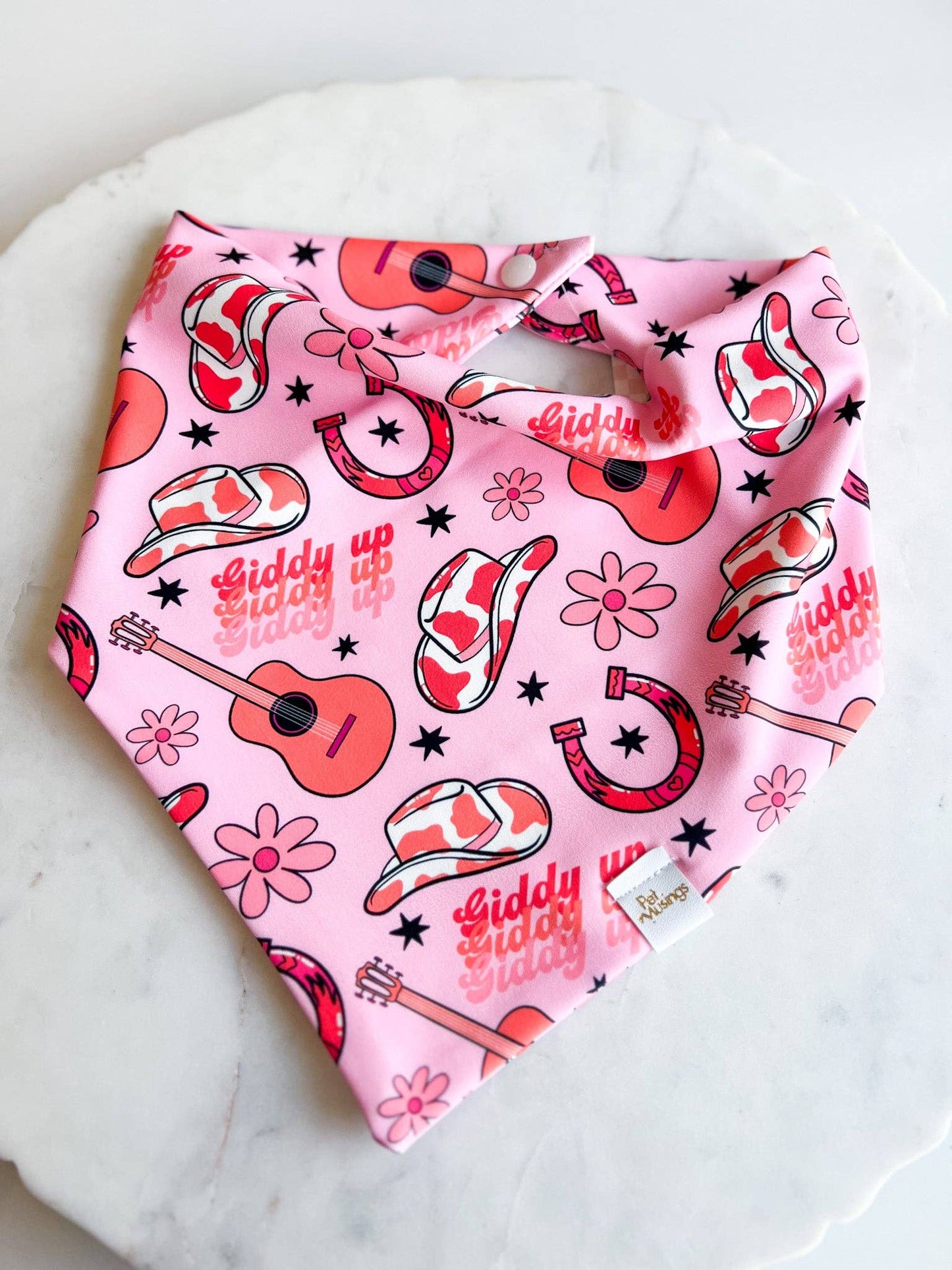 Pet Musings - Giddy Up Wrinkle Resistant Bandana: Medium/large