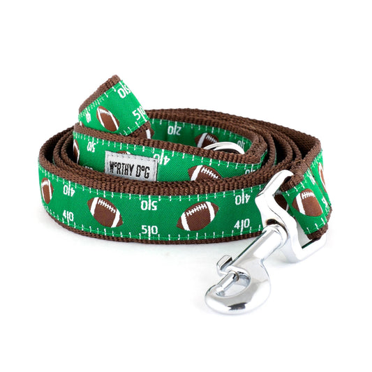 The Worthy Dog - Football Field Lead: Green / Large