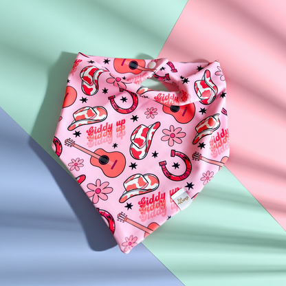 Giddy Up Wrinkle Resistant Bandana: Medium/large